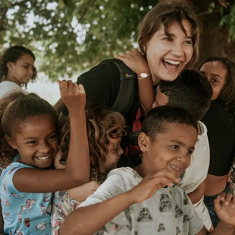 Giovanna in thaiand with kids